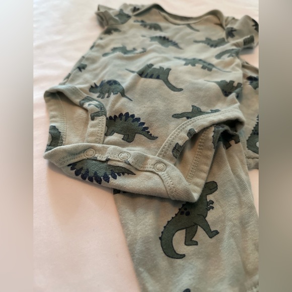 Matching dino set onesie and pants - Picture 6 of 9